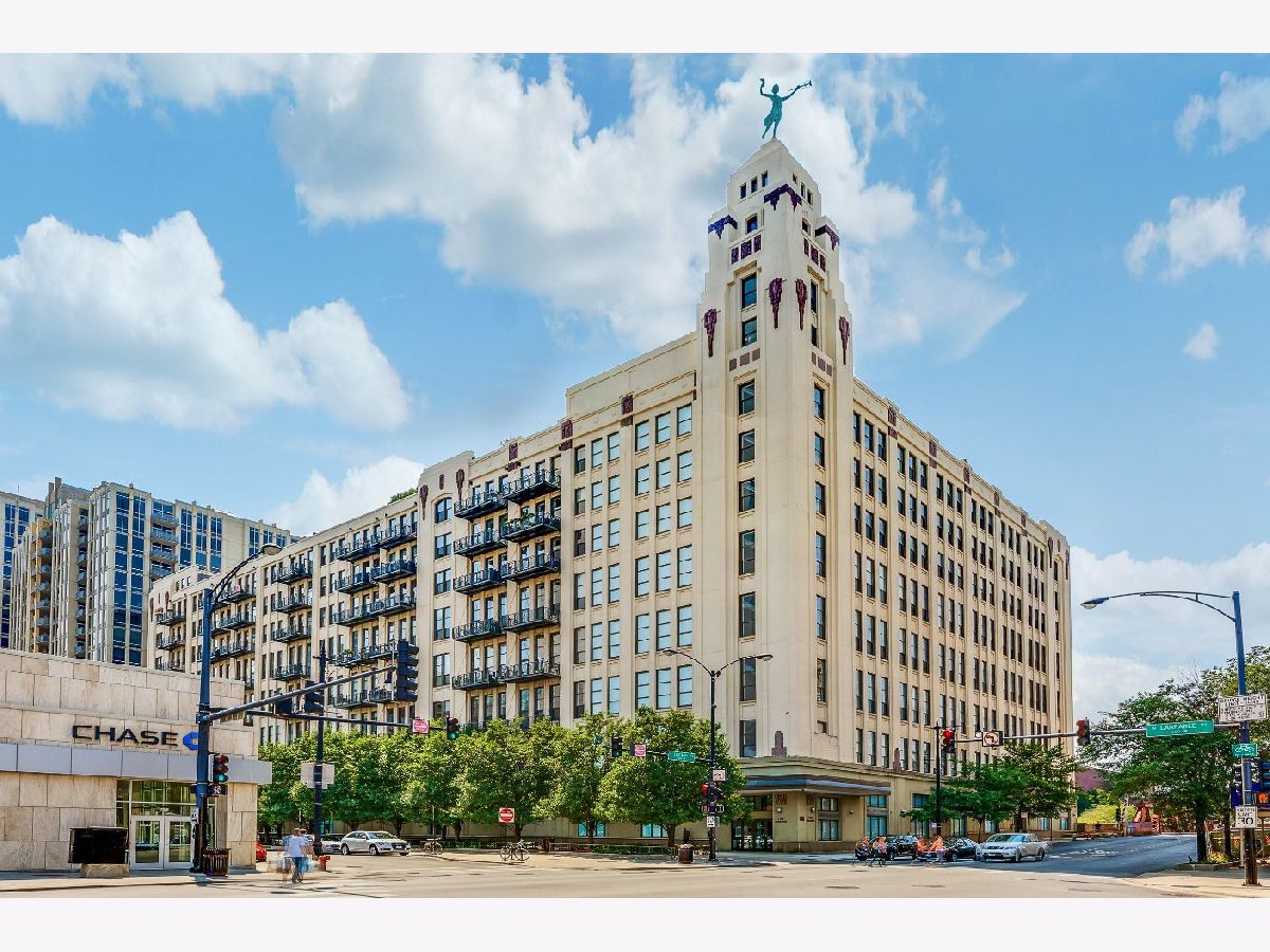 Condominiums For Rent One River Place Chicago Illinois, 758 Larrabee