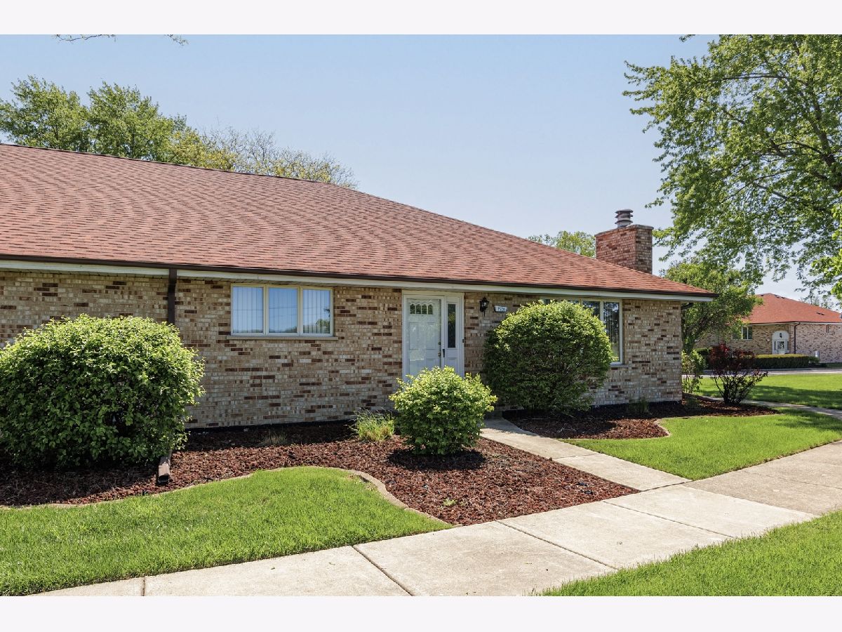 Condos & Townhomes Sold Catalina Villas Ii Orland Park Illinois, 7520 Willowood