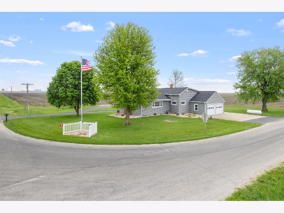  For Sale Leland Illinois, 4698 17th. Road