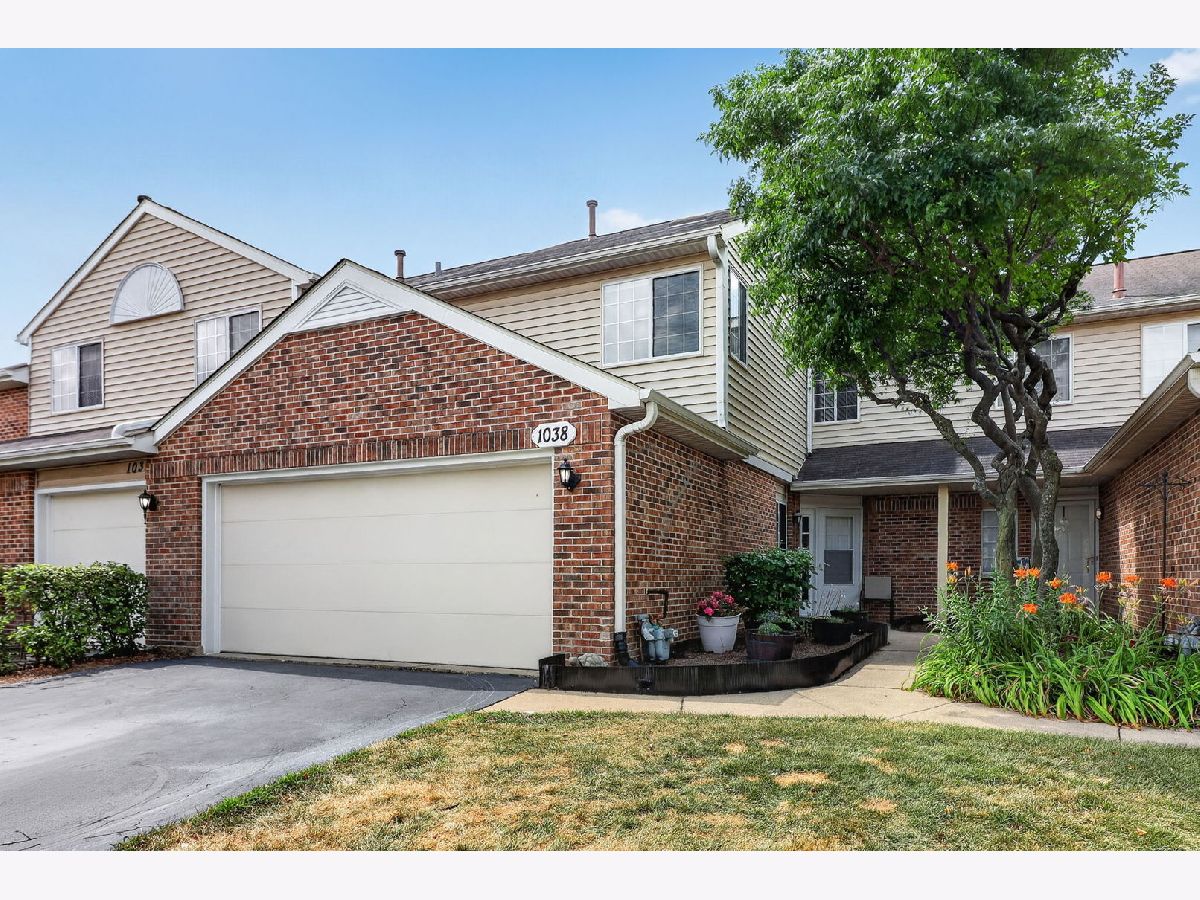  For Sale Carol Stream Illinois, 1038 Bedford Drive