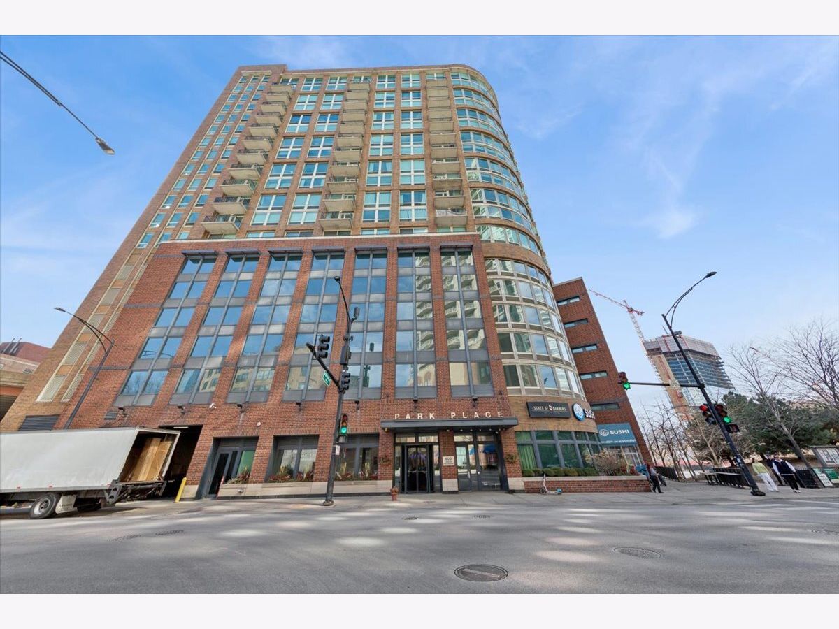  For Sale Chicago Illinois, 600 Kingsbury Street