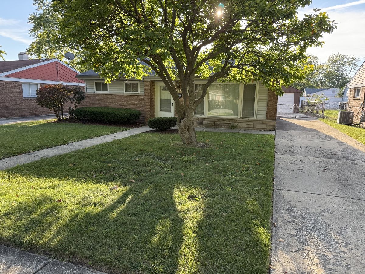  For Sale Lansing Illinois, 17222 Roy Street