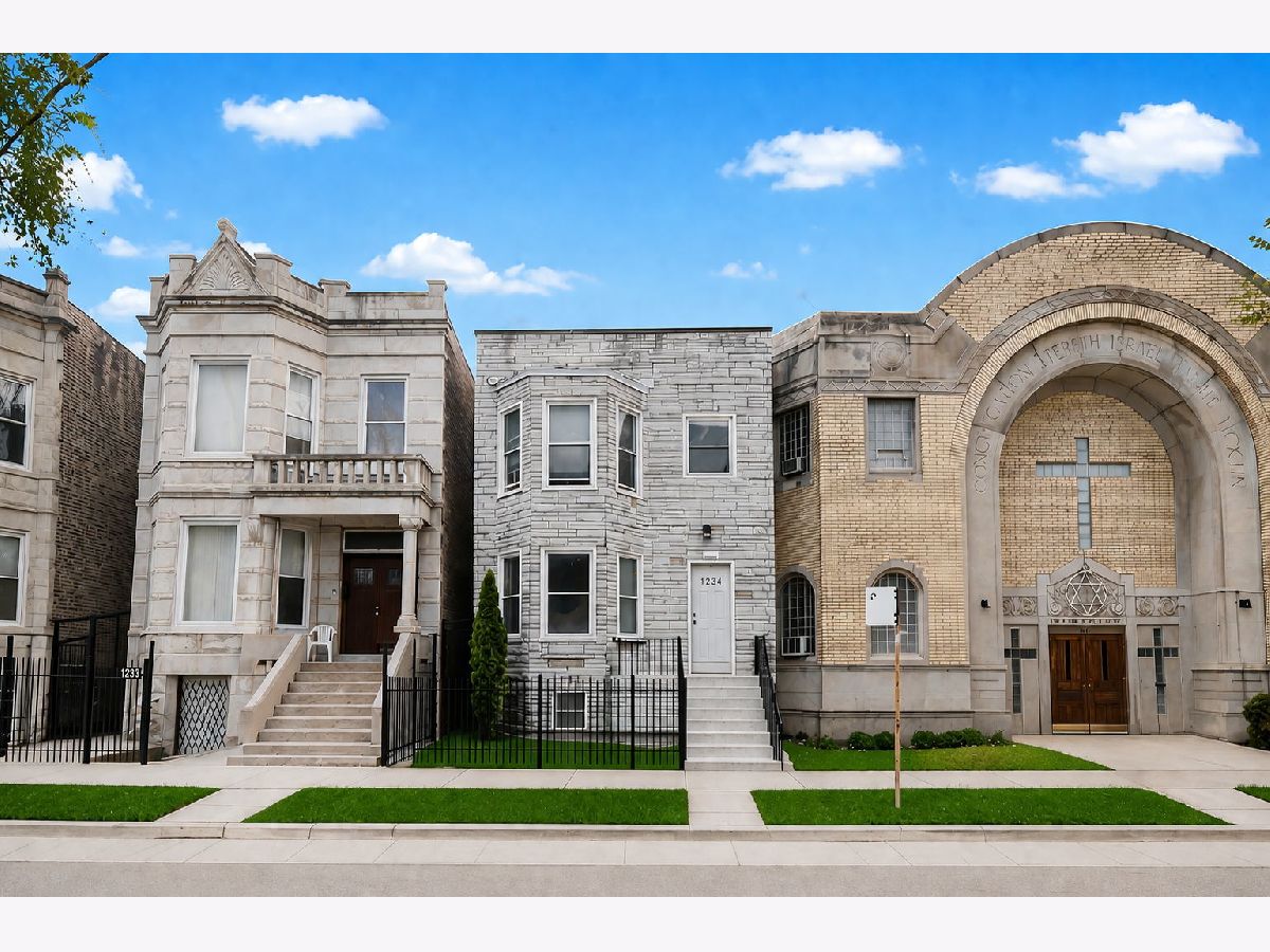  For Sale Chicago Illinois, 1234 Millard Avenue