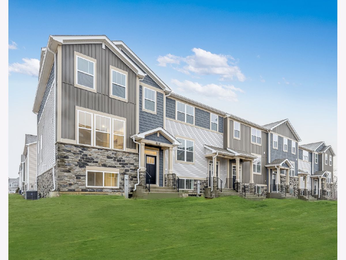 Condos & Townhomes For Sale Oaks Of Volo Volo Illinois, 426 Red Oak Circle