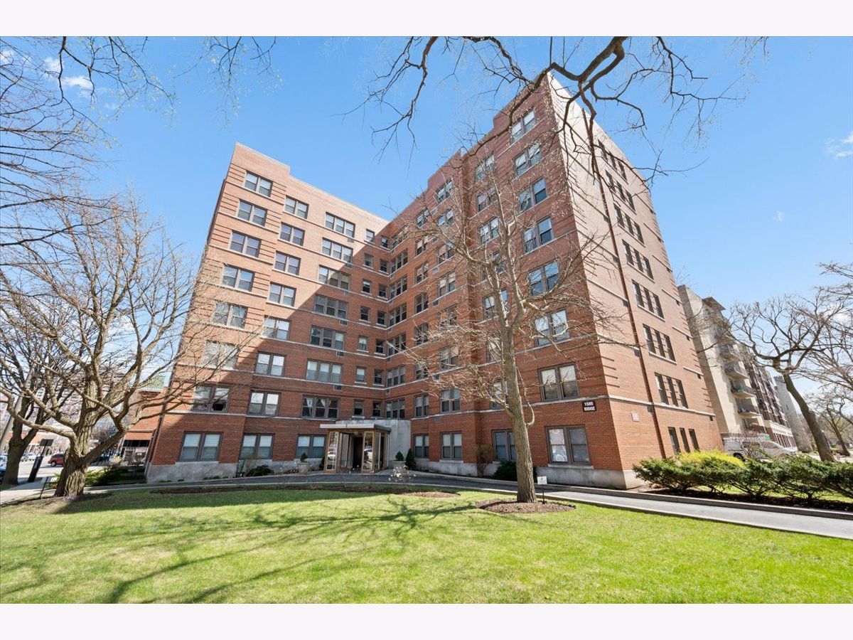  For Sale Evanston Illinois, 1585 Ridge Avenue