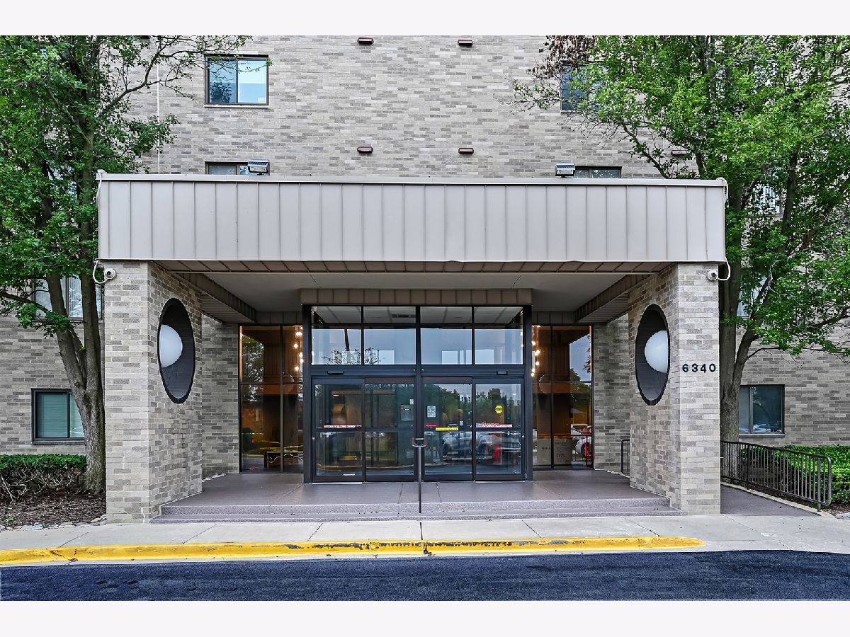  For Sale Willowbrook Illinois, 6340 Americana Drive