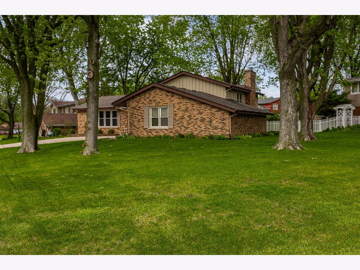 For Sale Frankfort Illinois, 501 Hobby Avenue