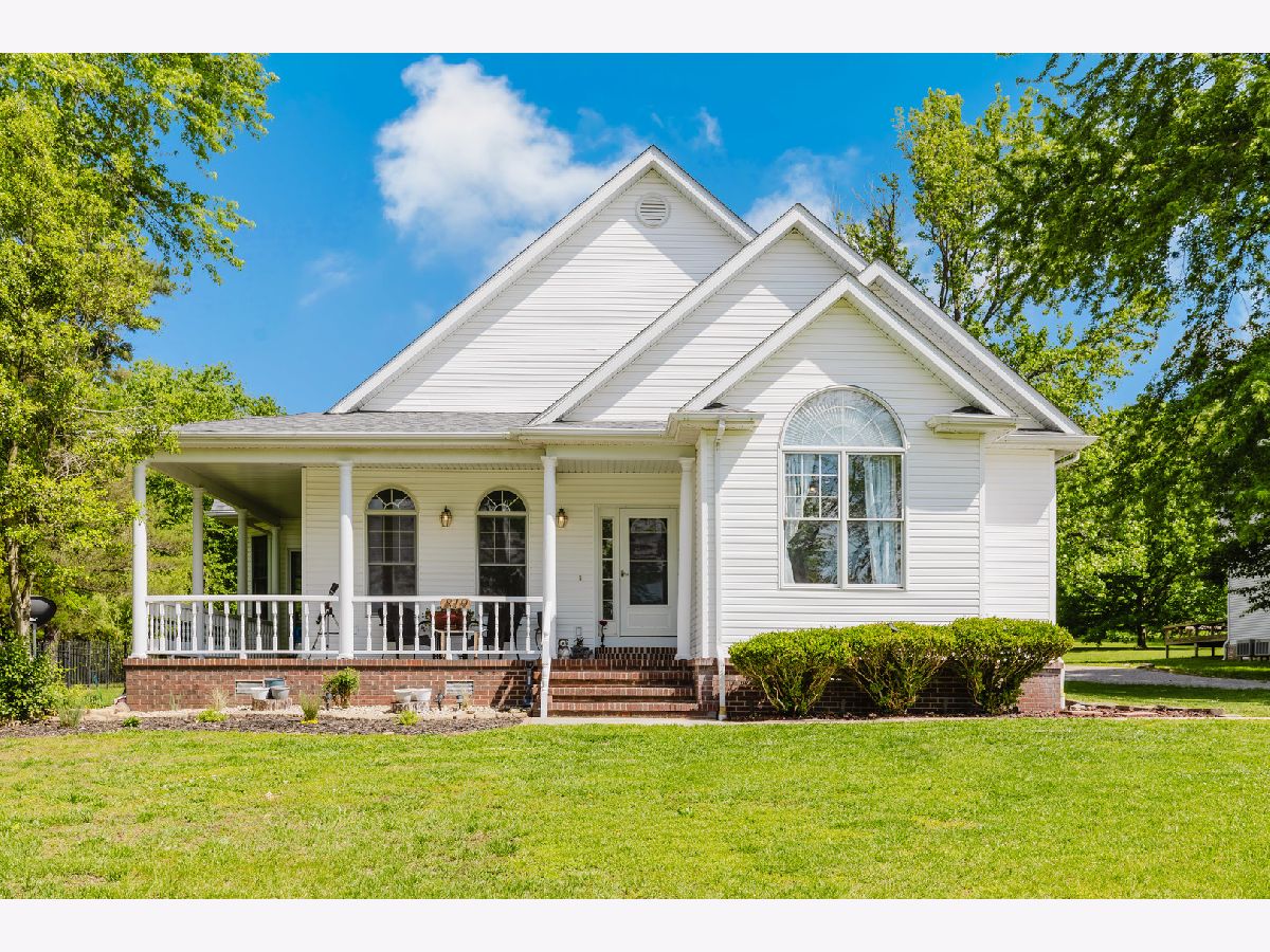  For Sale Carbondale Illinois, 819 No Name Road
