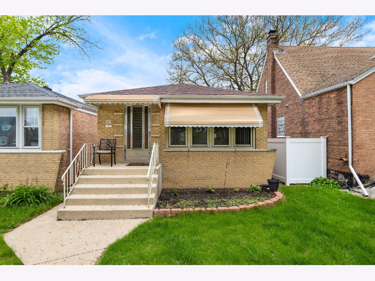  For Sale Chicago Illinois, 5305 Menard Avenue