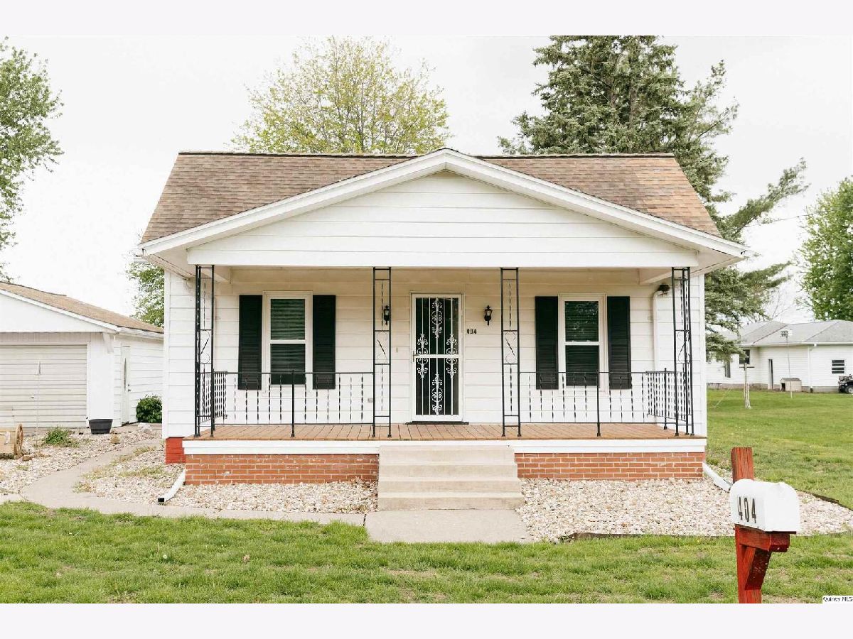  For Sale Golden Illinois, 404 Hanna