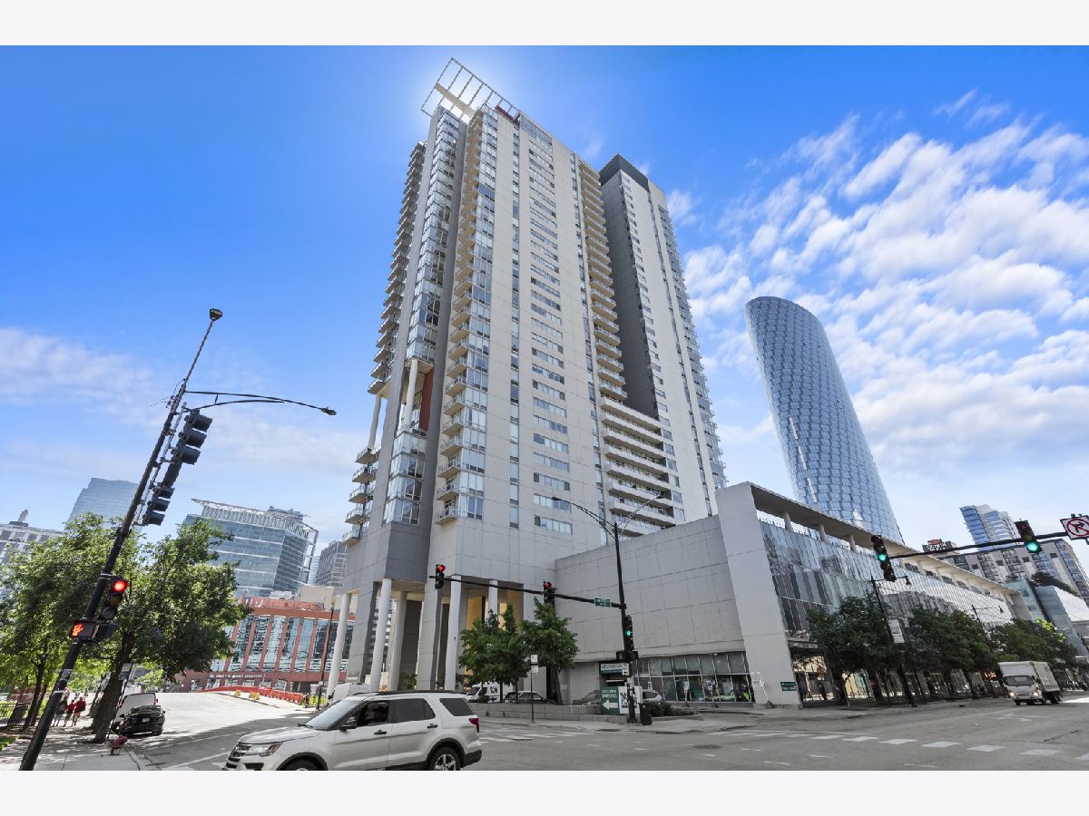  For Sale Chicago Illinois, 737 Washington Boulevard