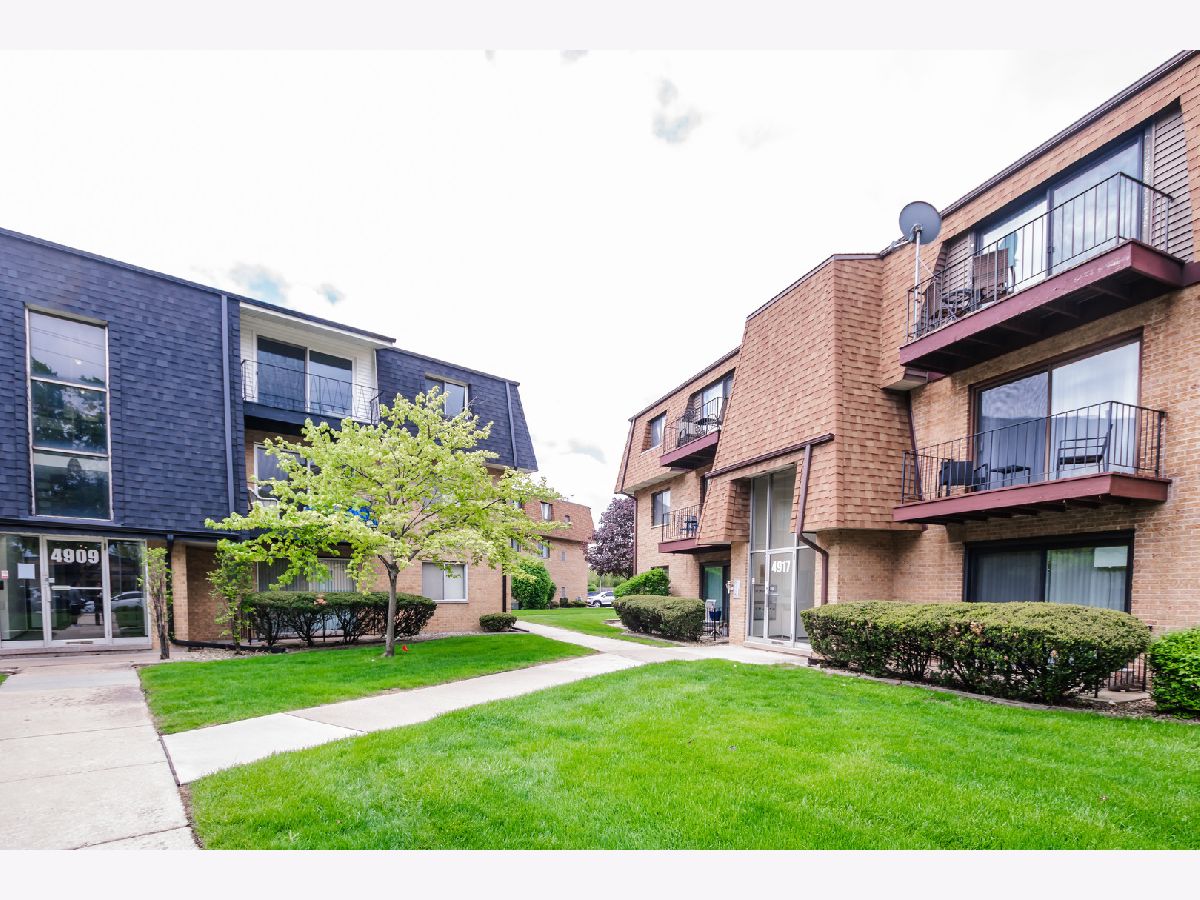  For Sale Oak Lawn Illinois, 4917 109th Street