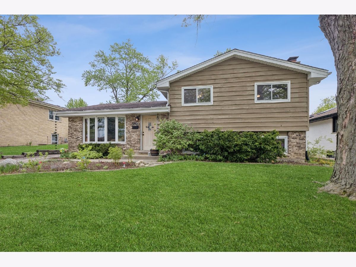  For Sale Downers Grove Illinois, 5923 Brookbank Road