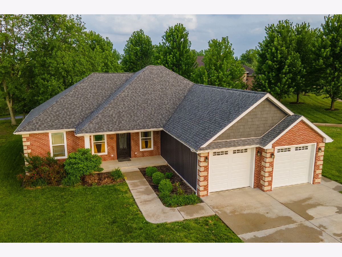  For Sale Marion Illinois, 1503 Champions Drive