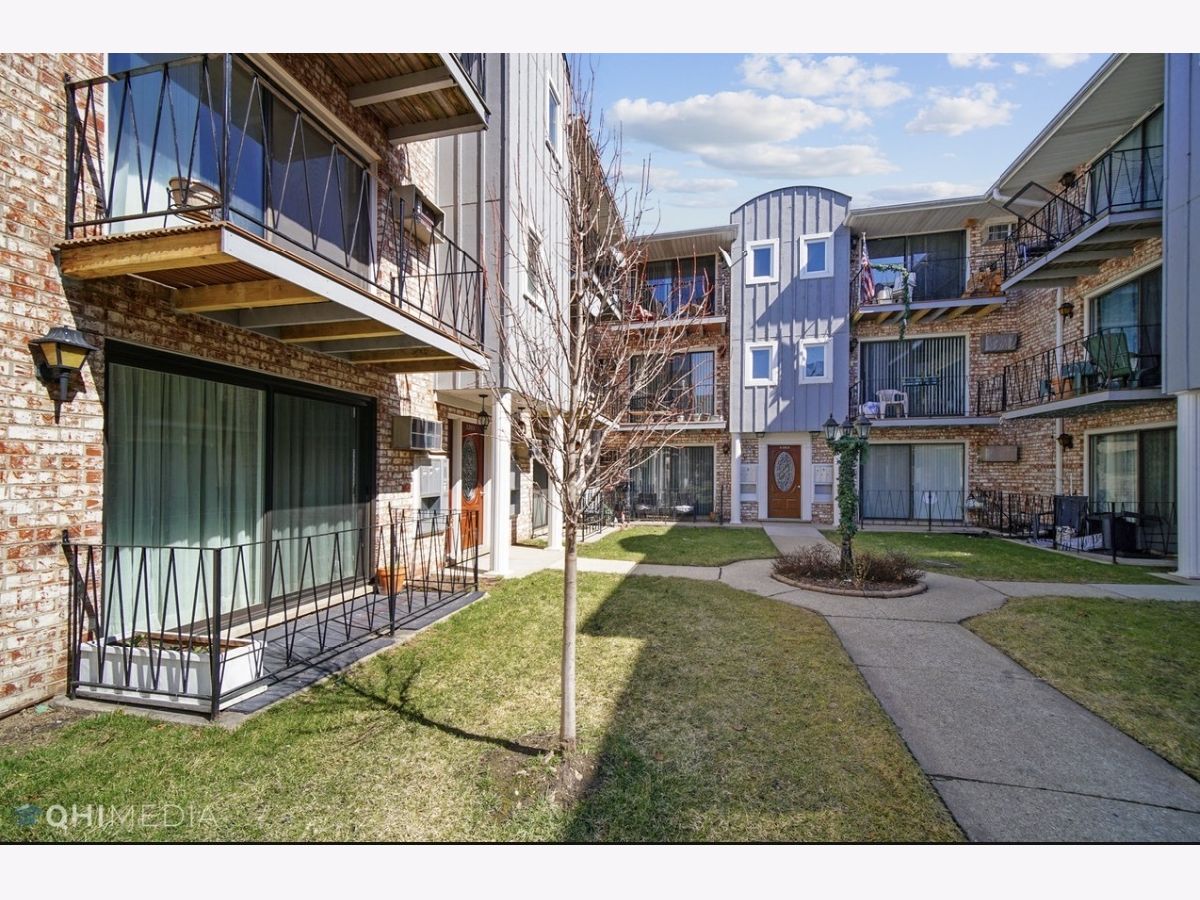  For Sale Chicago Illinois, 5365 Delphia Avenue
