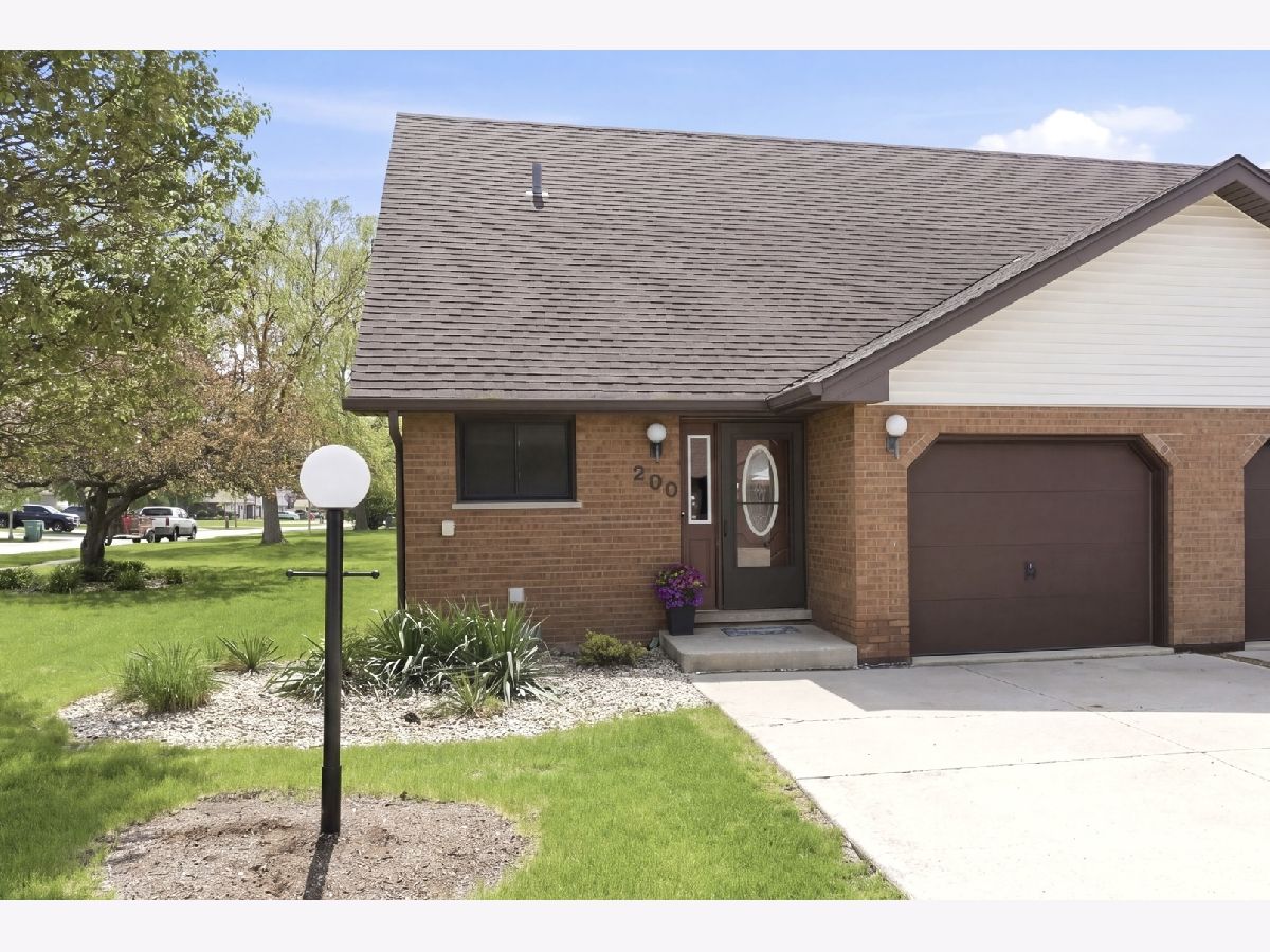  Sold Manhattan Illinois, 200 Fairview