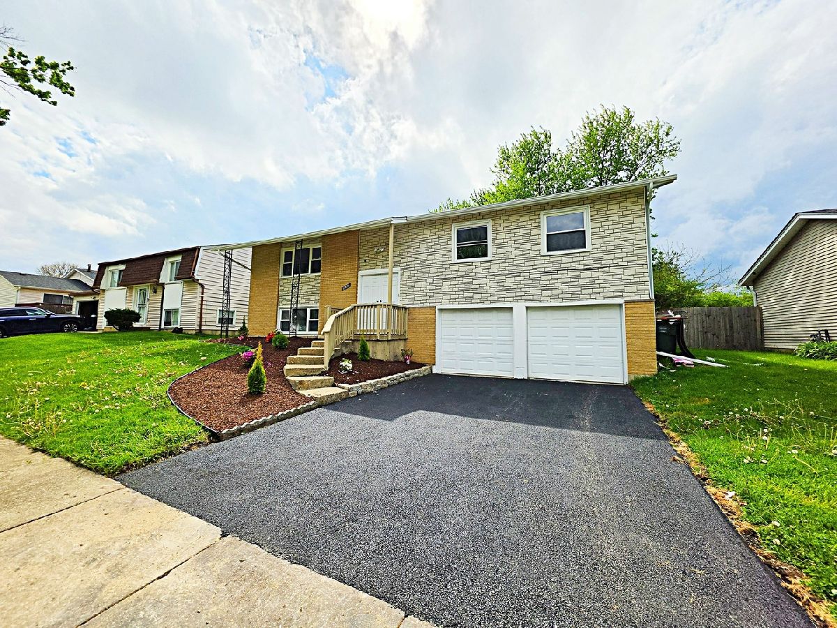  For Sale Country Club Hills Illinois, 17850 Yale Lane