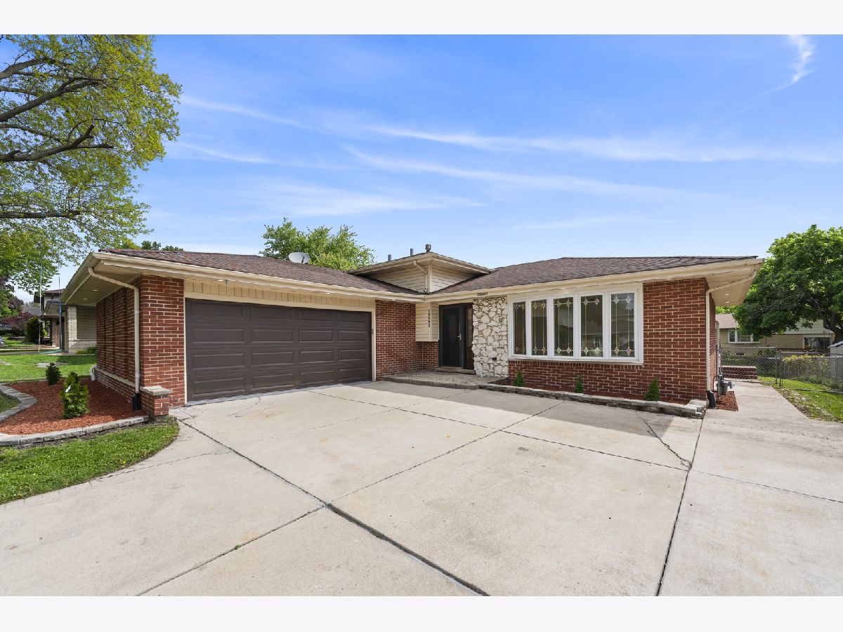  For Sale Palos Hills Illinois, 10403 Broadmoor Drive