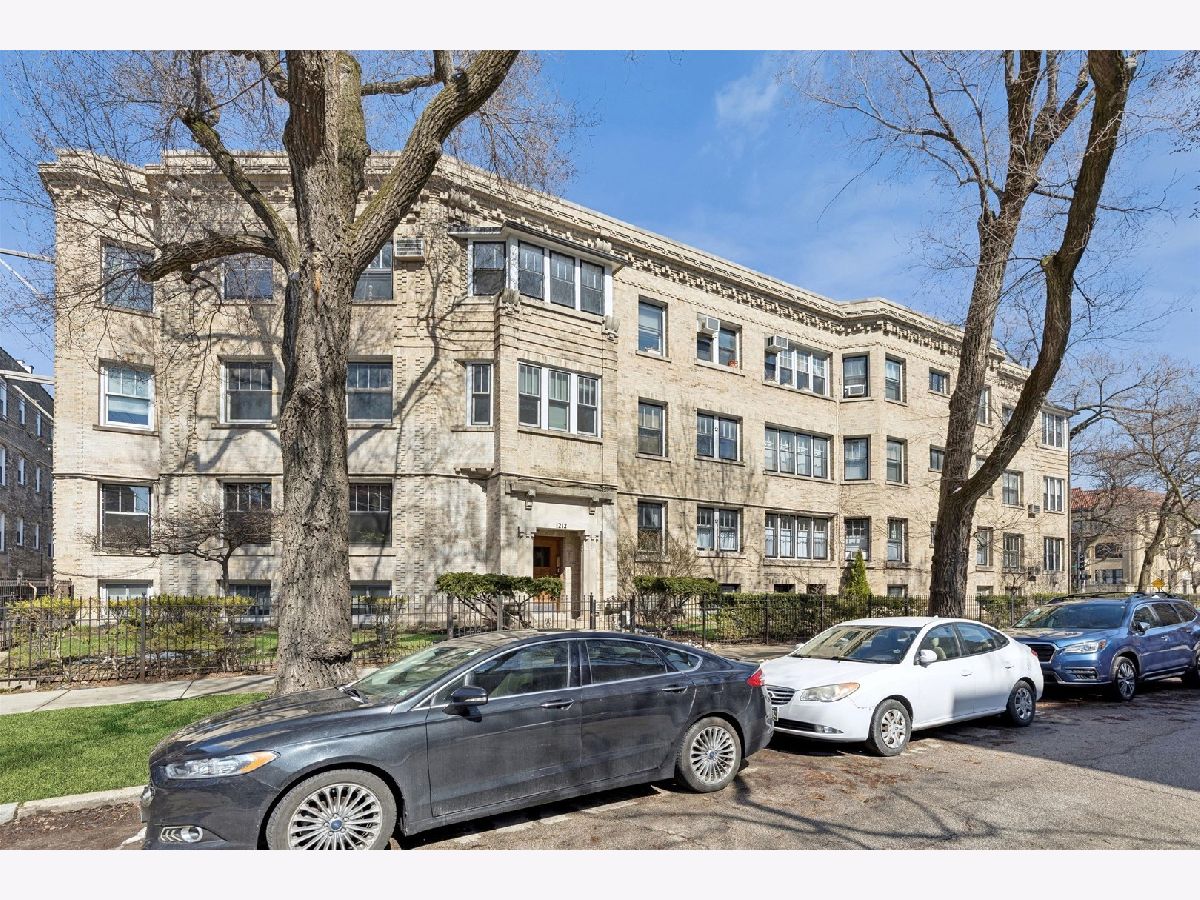  For Sale Chicago Illinois, 1212 North Shore Avenue