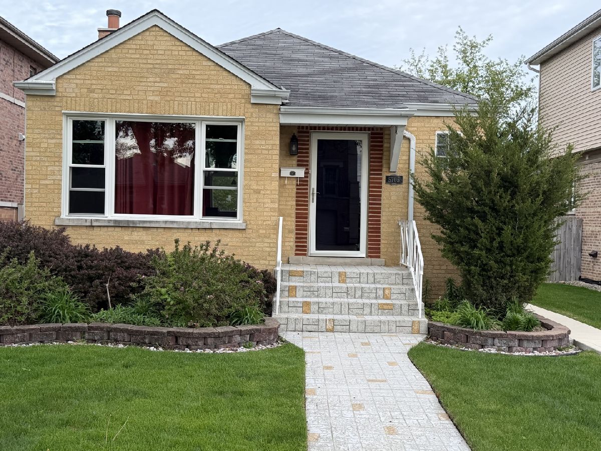  For Sale Chicago Illinois, 5705 Nottingham Avenue