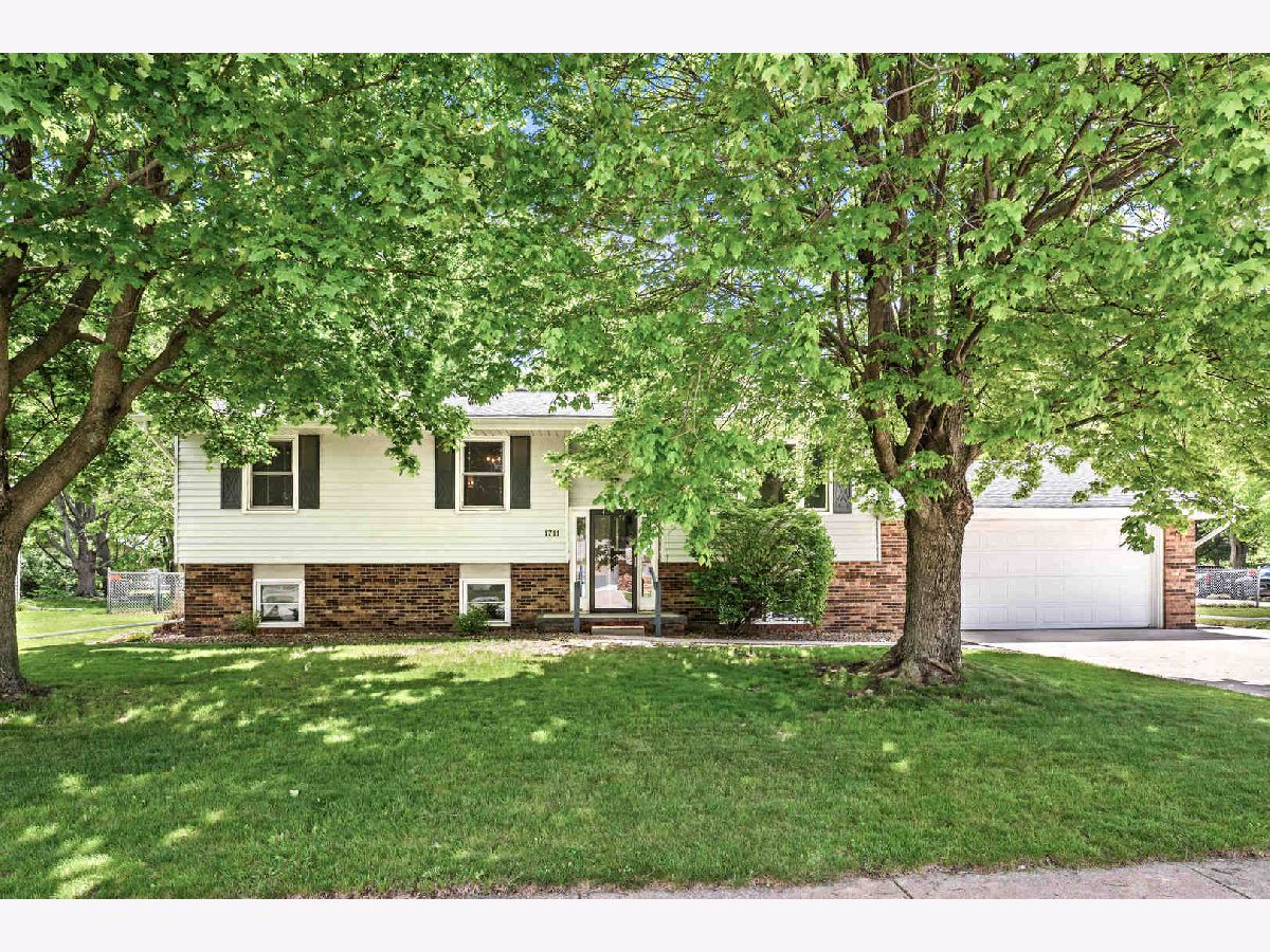  For Sale Normal Illinois, 1711 Braden Drive
