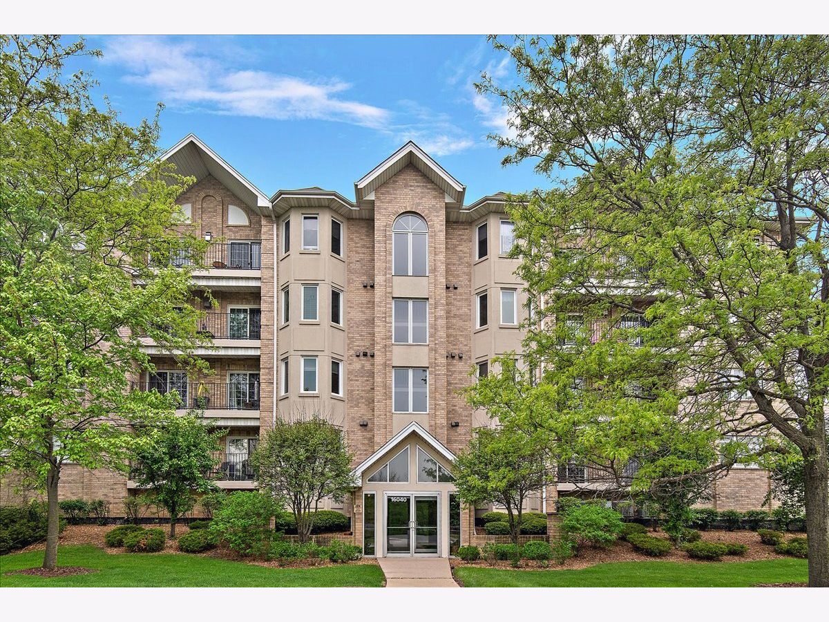 For Sale Orland Park Illinois, 16040 Boardwalk Lane