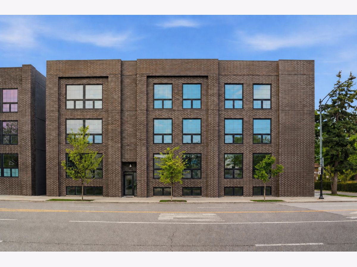  For Sale Chicago Illinois, 5830 Lincoln Avenue