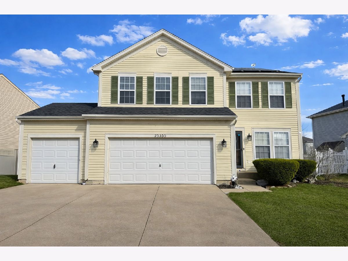 Townhomes & Homes For Sale Leighlinbridge Manhattan Illinois, 25355 Shannon Drive