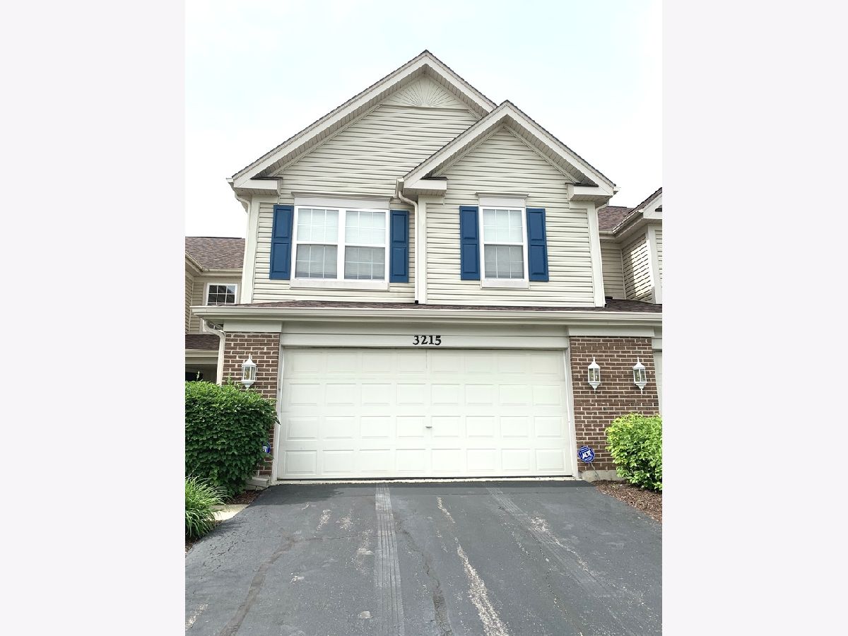  Rented St Charles Illinois, 3215 Renard