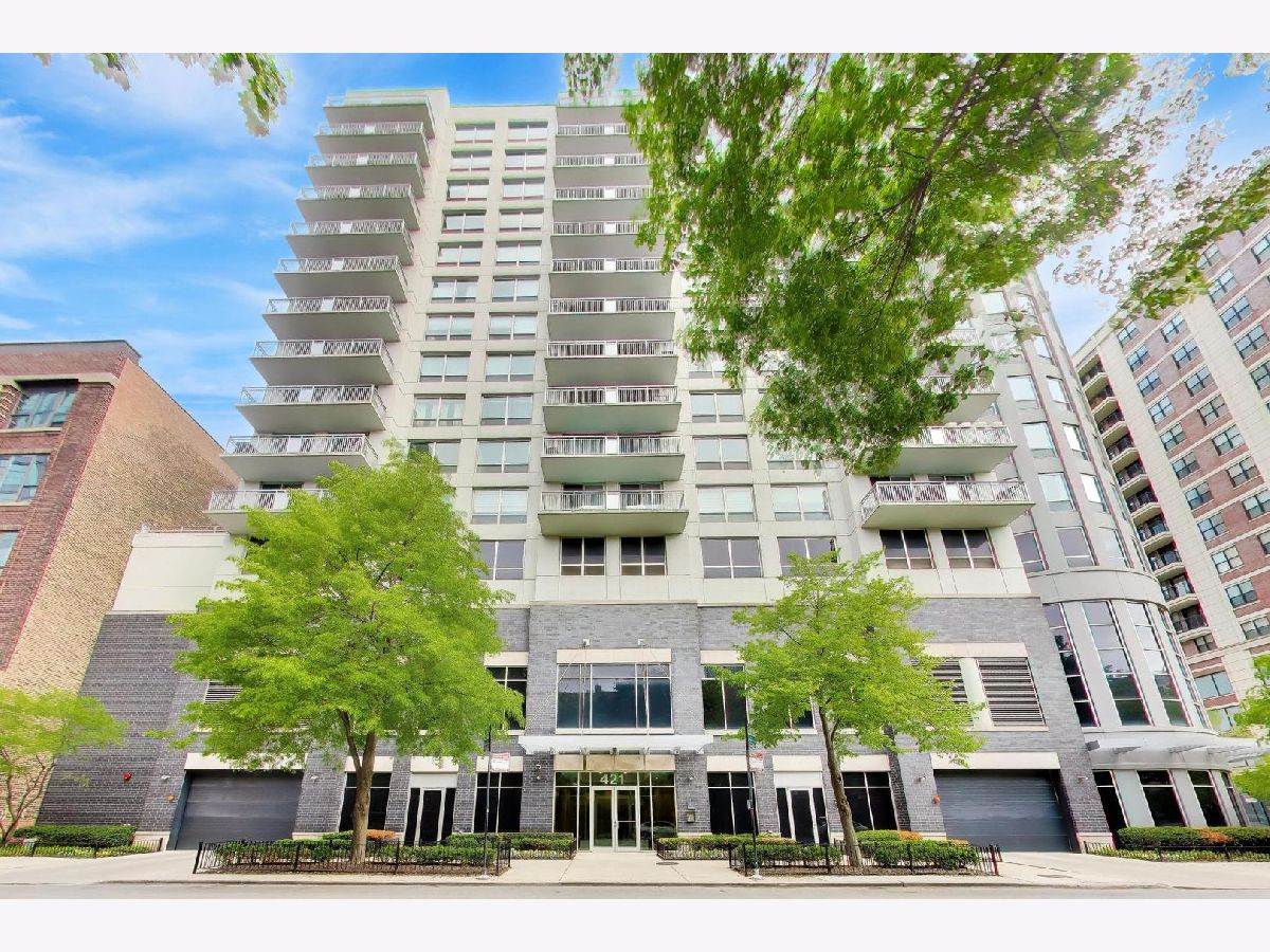 Condominiums For Sale Huron Pointe Chicago Illinois