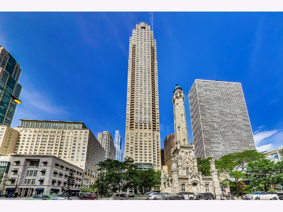Condominiums For Sale Park Tower Chicago Illinois, 800 Michigan Avenue