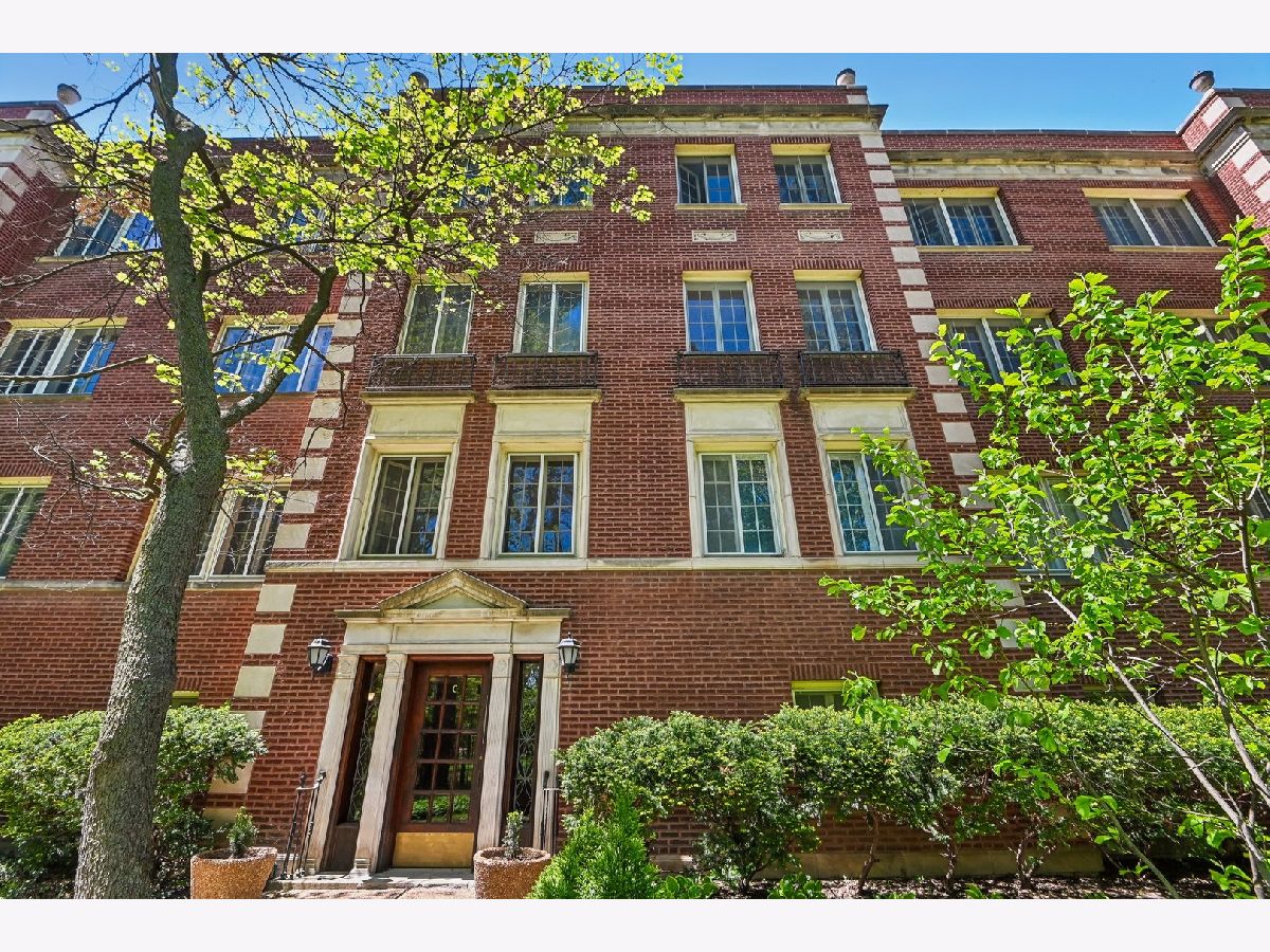  For Sale Oak Park Illinois, 1033 Ontario Street
