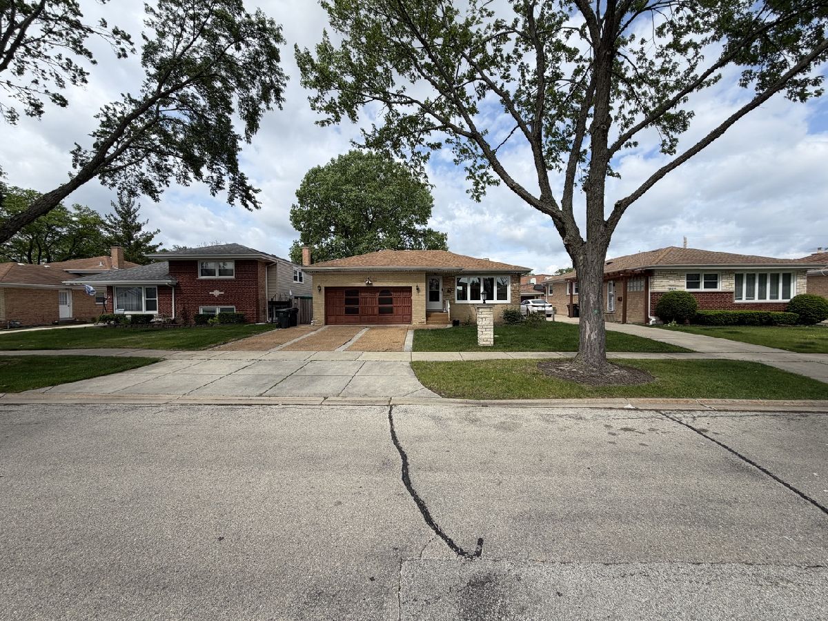  For Rent Morton Grove Illinois, 8908 Ozark