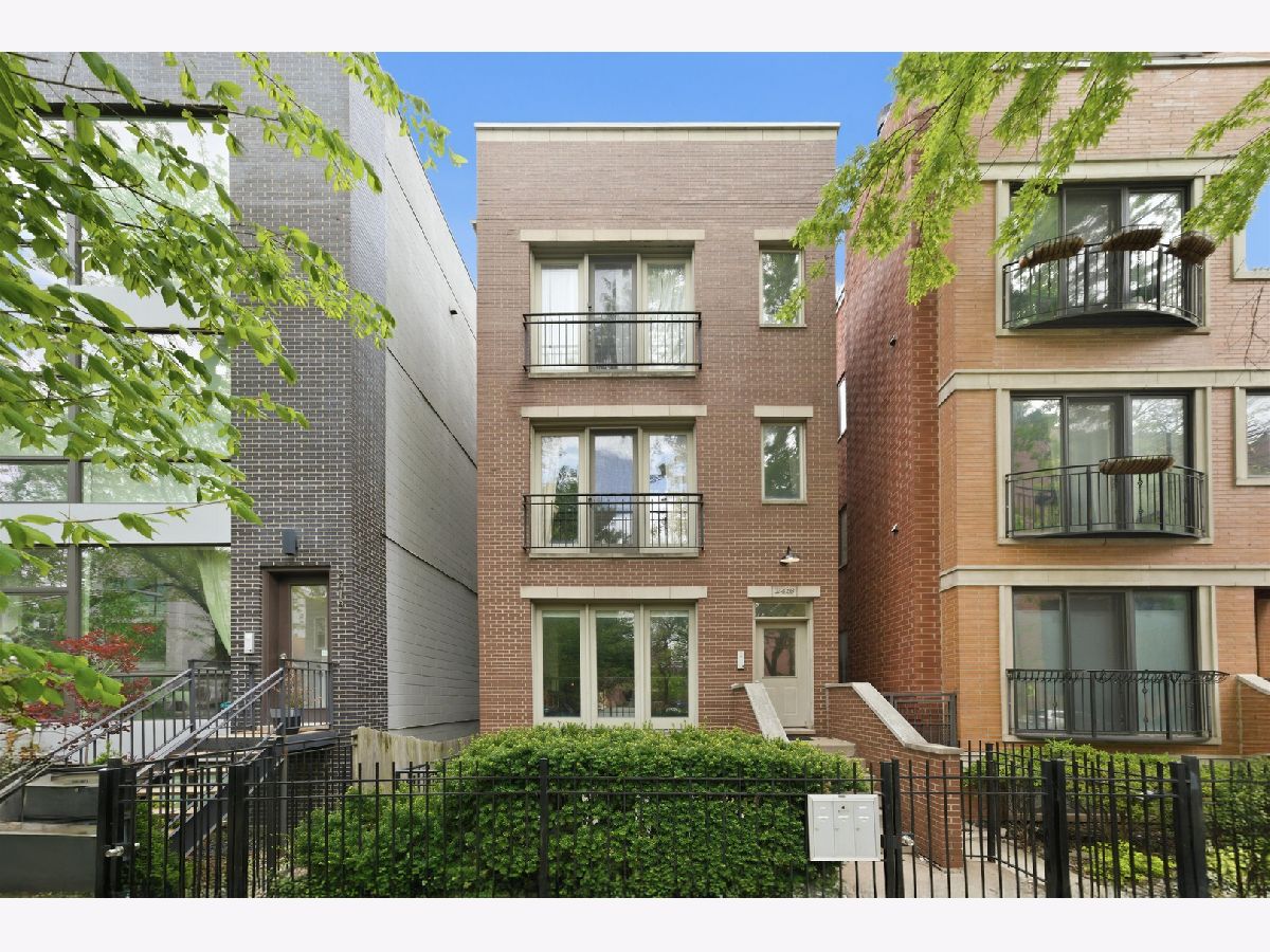  For Sale Chicago Illinois, 2416 Thomas Street