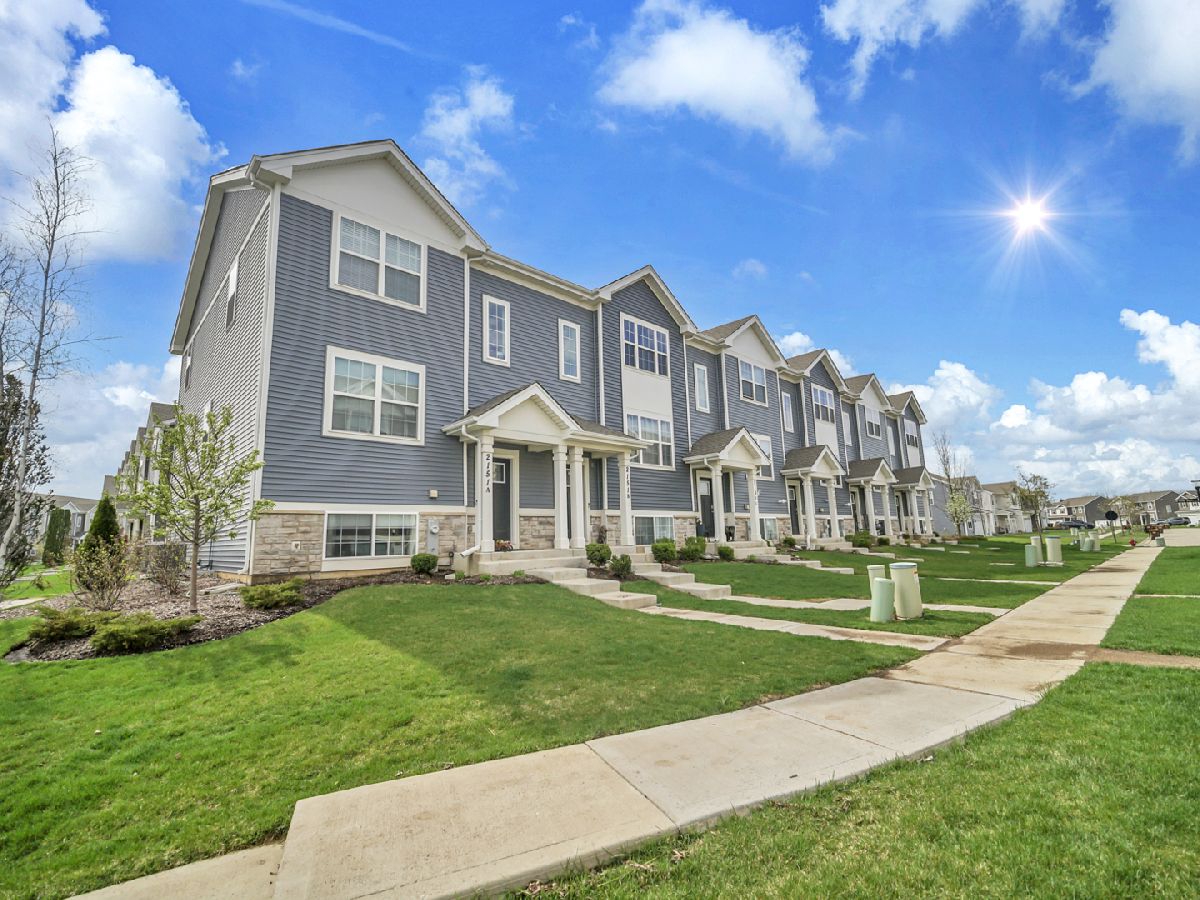  For Sale Wonder Lake Illinois, 2151 Sassafras Way