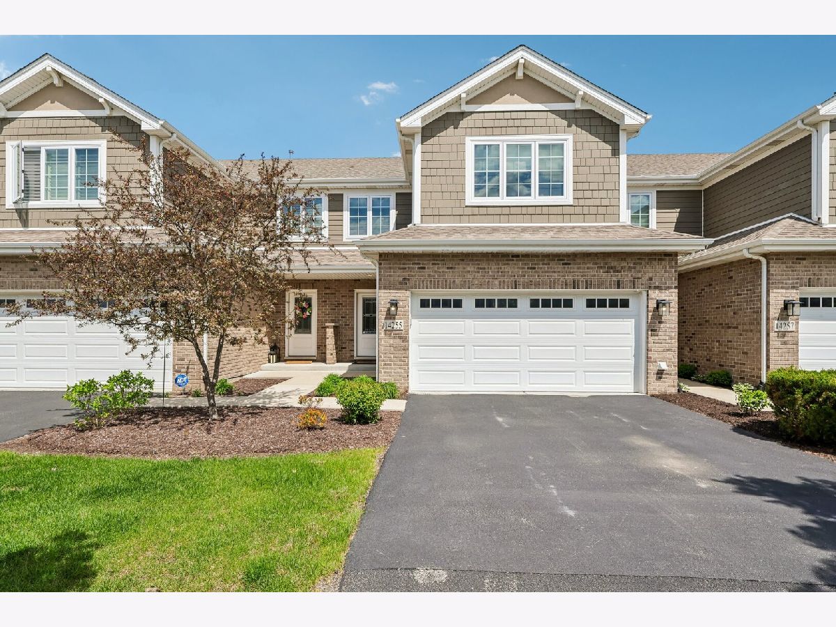 Condos & Townhomes For Sale Seven Oaks Lemont Illinois, 14255 Lacey Drive