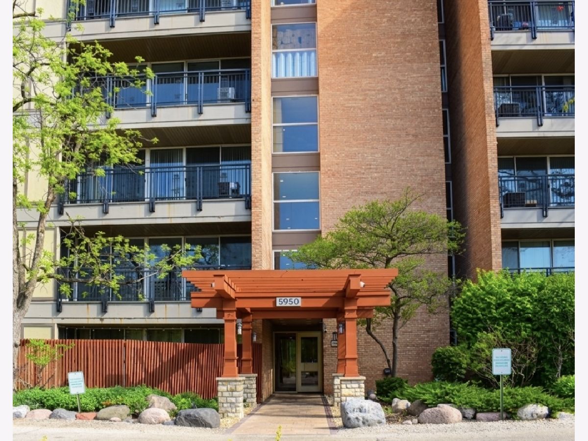  For Sale Lisle Illinois, 5950 Oakwood Drive