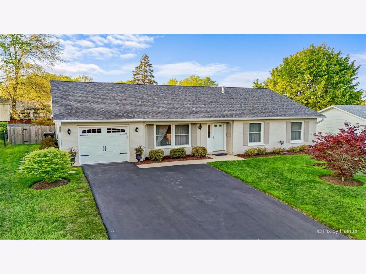  For Sale Lake Zurich Illinois, 666 Surryse Road