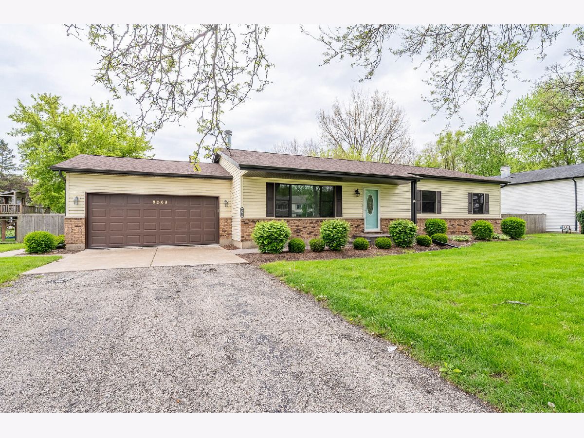 Homes Sold Westmoor Gardens Crystal Lake Illinois, 9509 Ballard