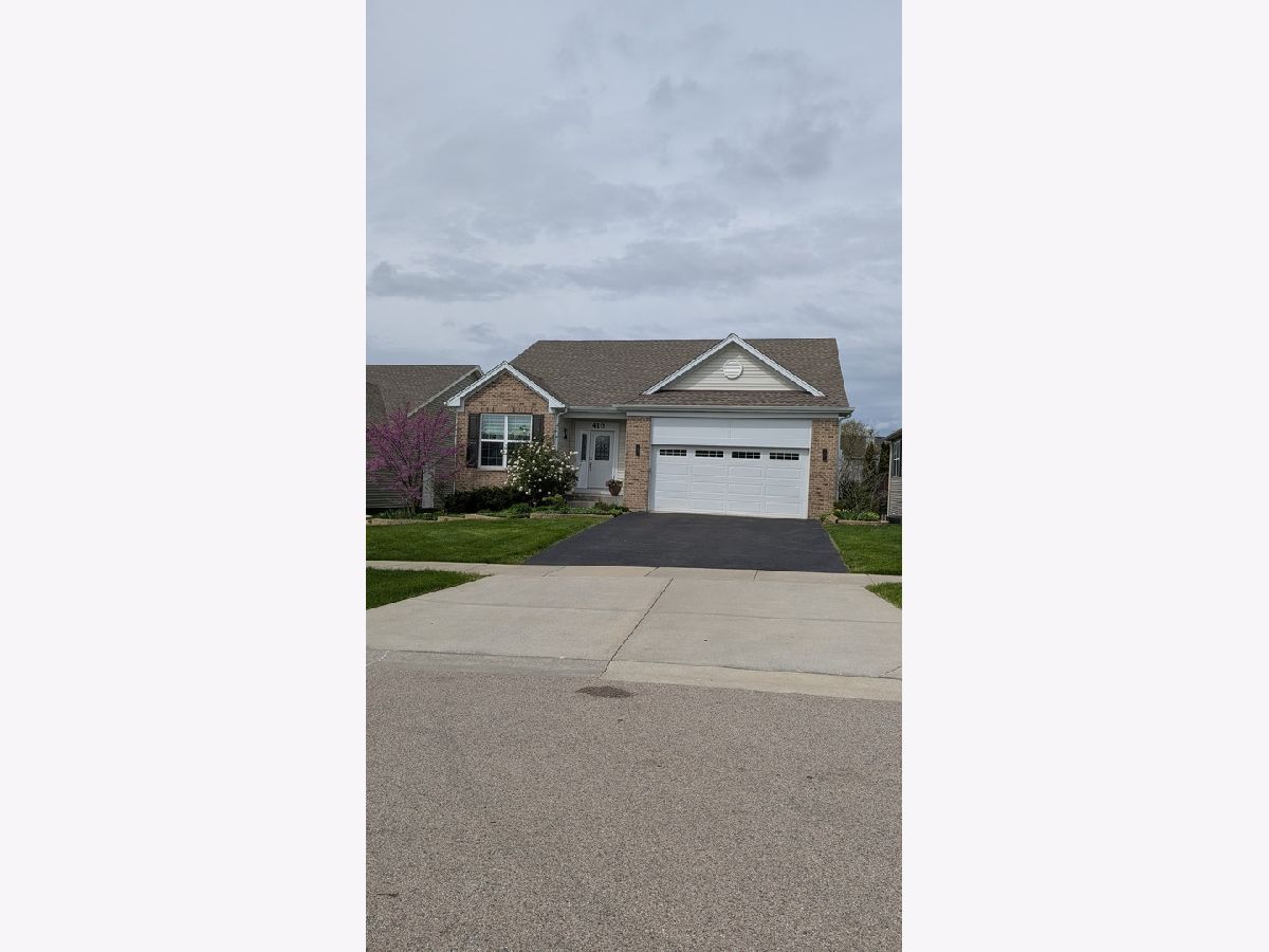  For Sale Algonquin Illinois, 410 Mahogany Drive