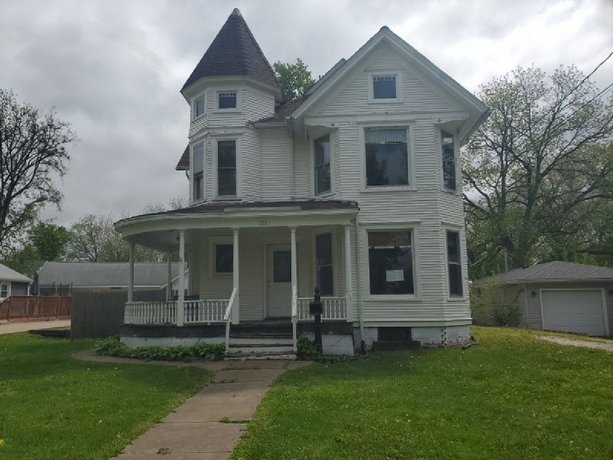  For Sale Cambridge Illinois, 211 West Street