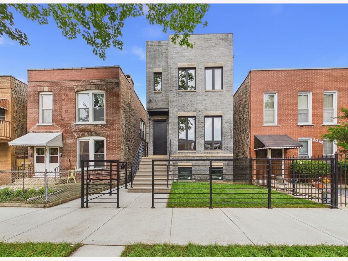  For Sale Chicago Illinois, 2638 Superior Street