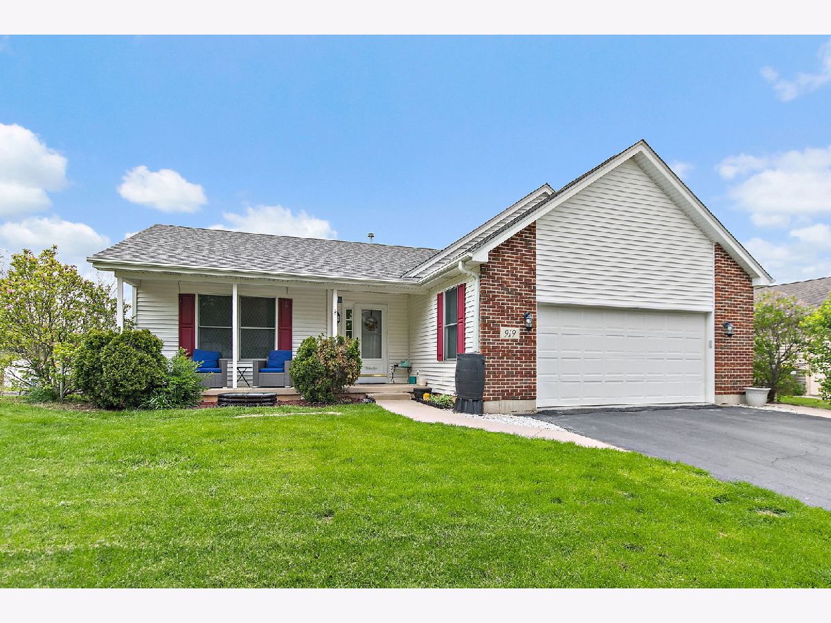  For Sale Marengo Illinois, 919 Spring Drive