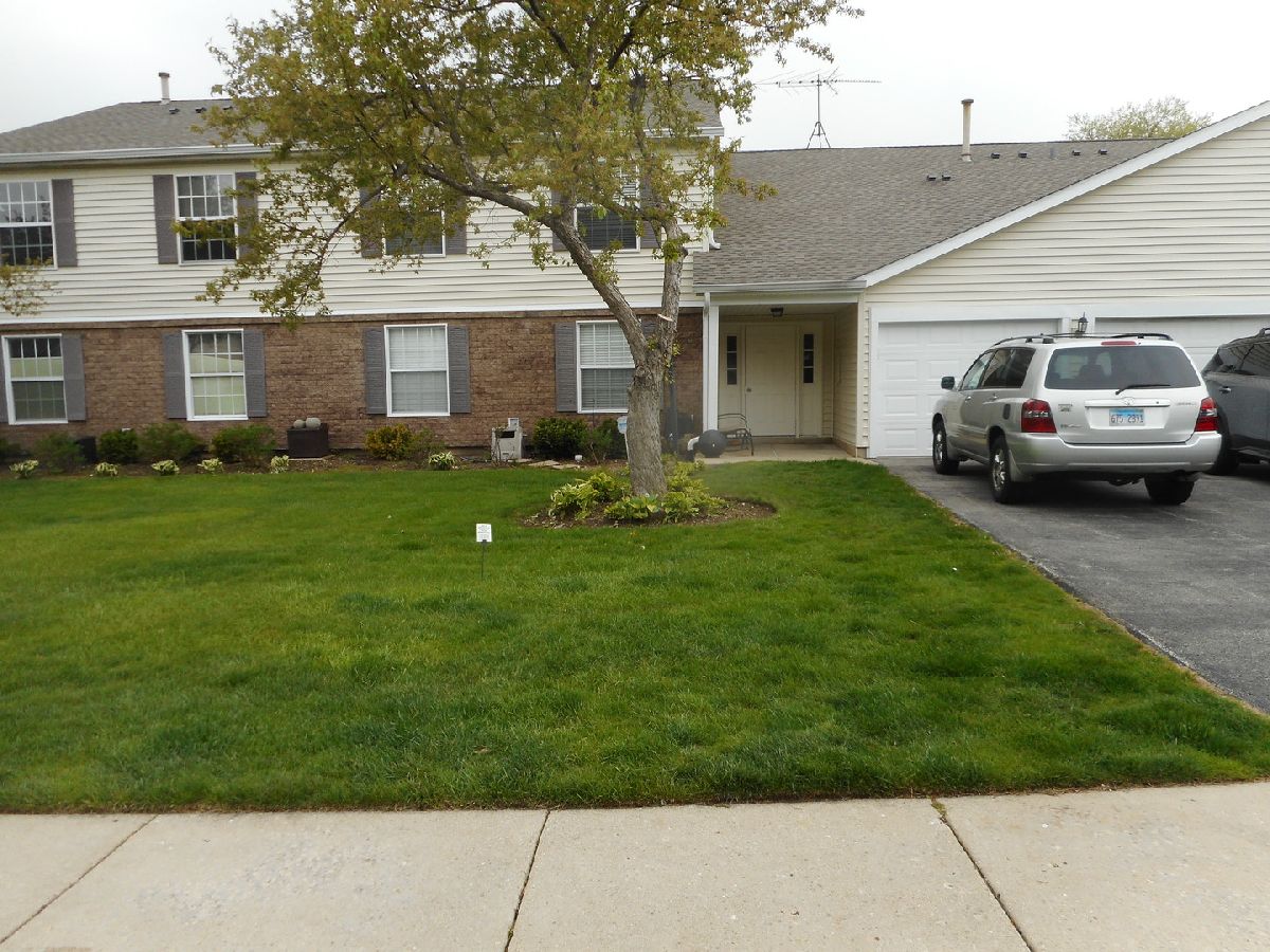 Condominiums For Sale Hearthwood Farms Bartlett Illinois, 355 Wilmington Drive