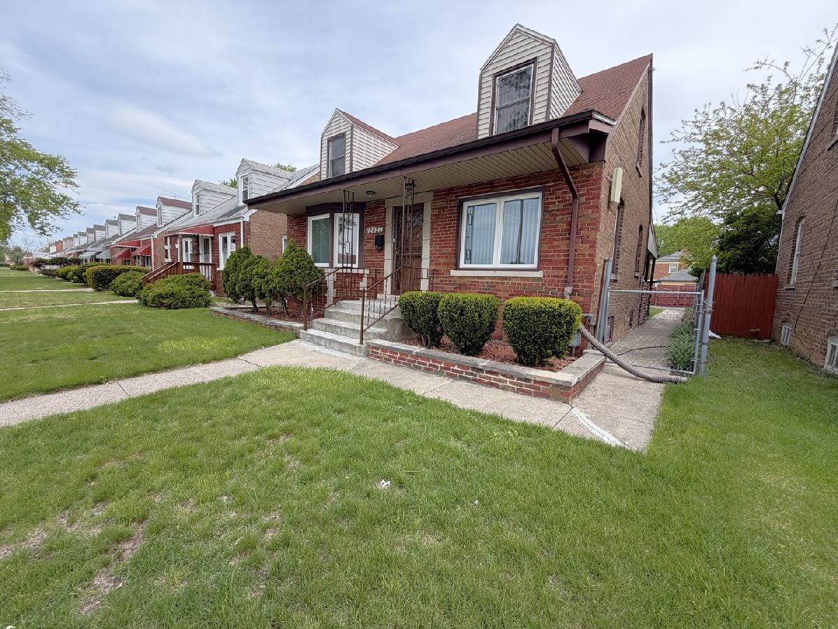  For Sale Calumet Park Illinois, 12427 Ada Street