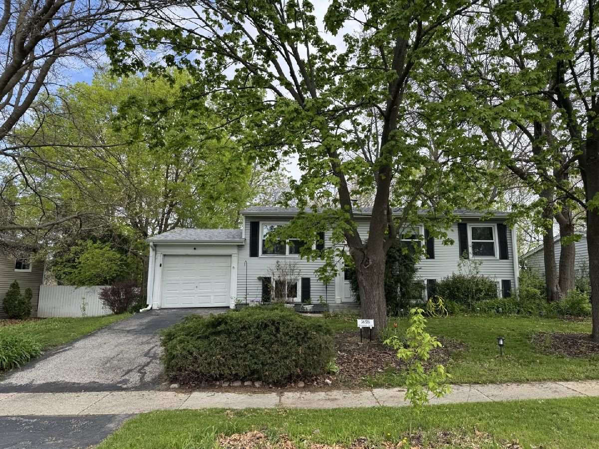  For Sale Gurnee Illinois, 36581 Grandwood Drive