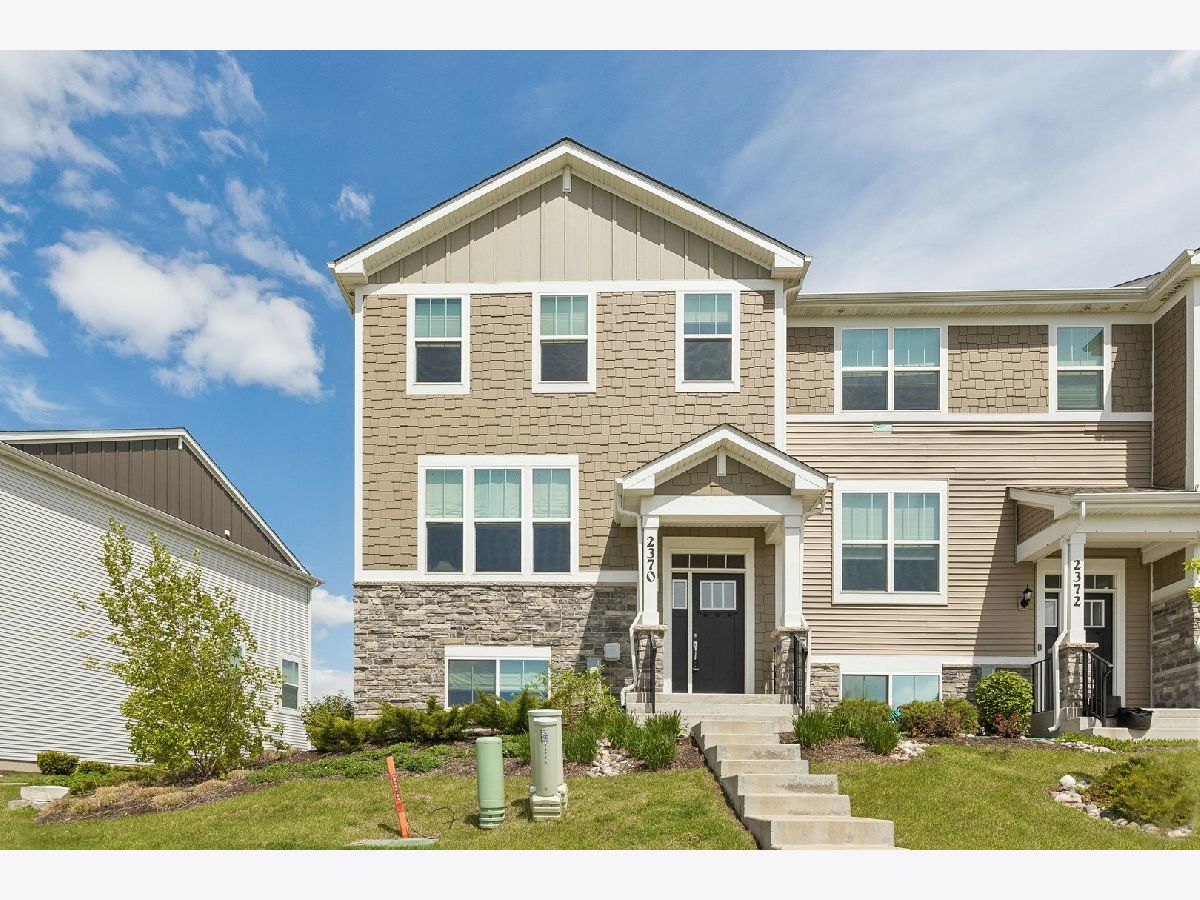 Condos & Townhomes For Sale Park Pointe South Elgin Illinois, 2370 Southwind Boulevard