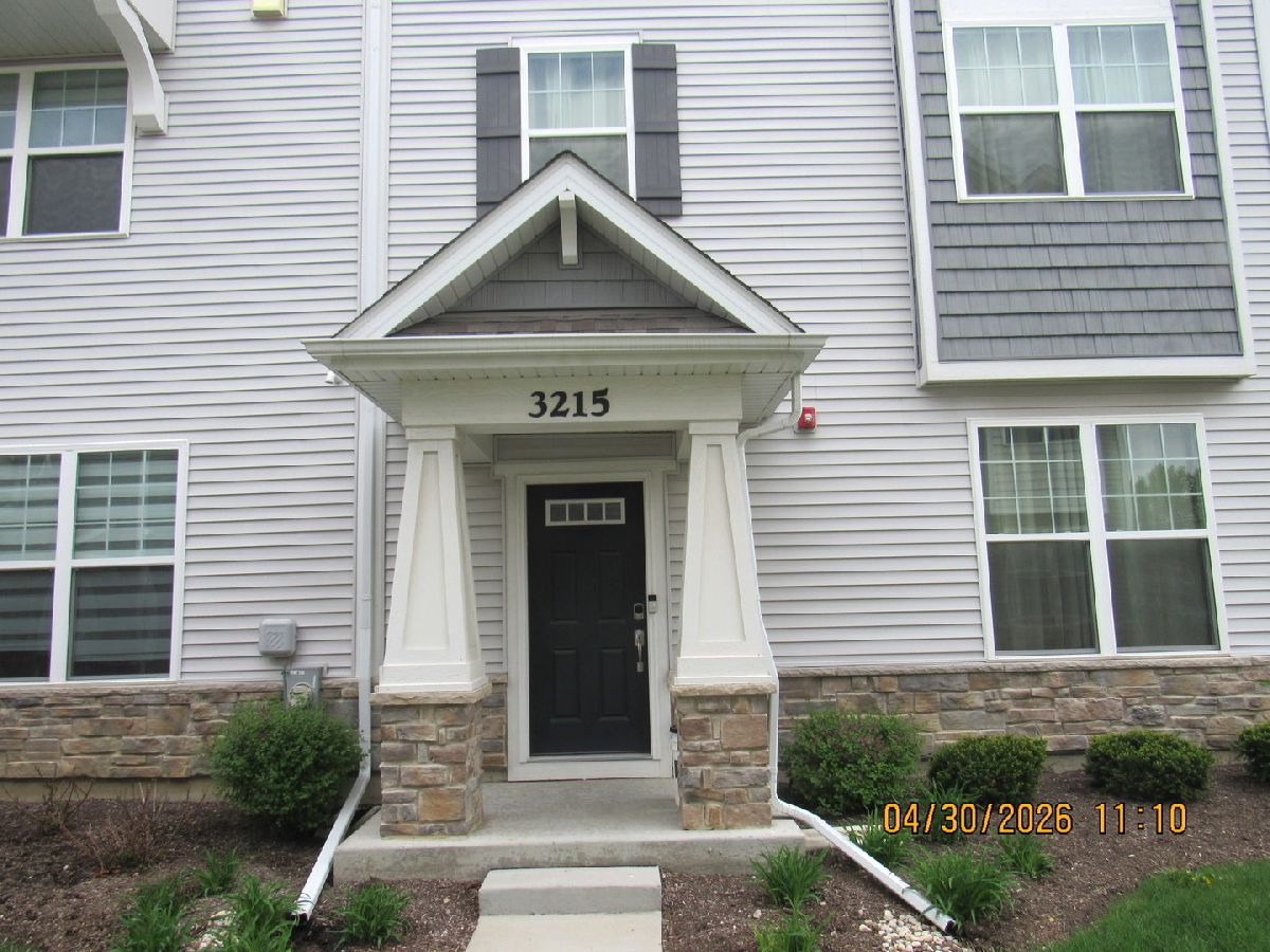  Rented Rolling Meadows Illinois, 3215 Trillium