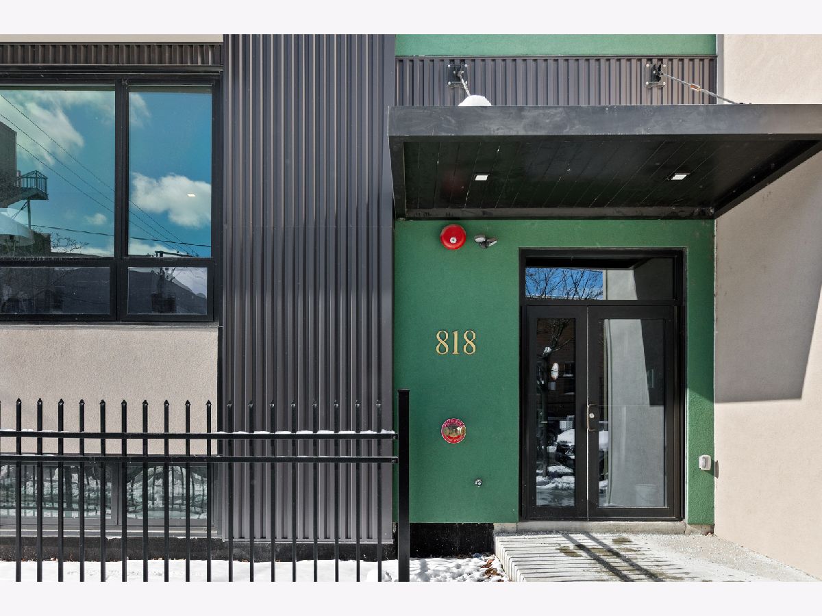  Rented Chicago Illinois, 818 Wolcott