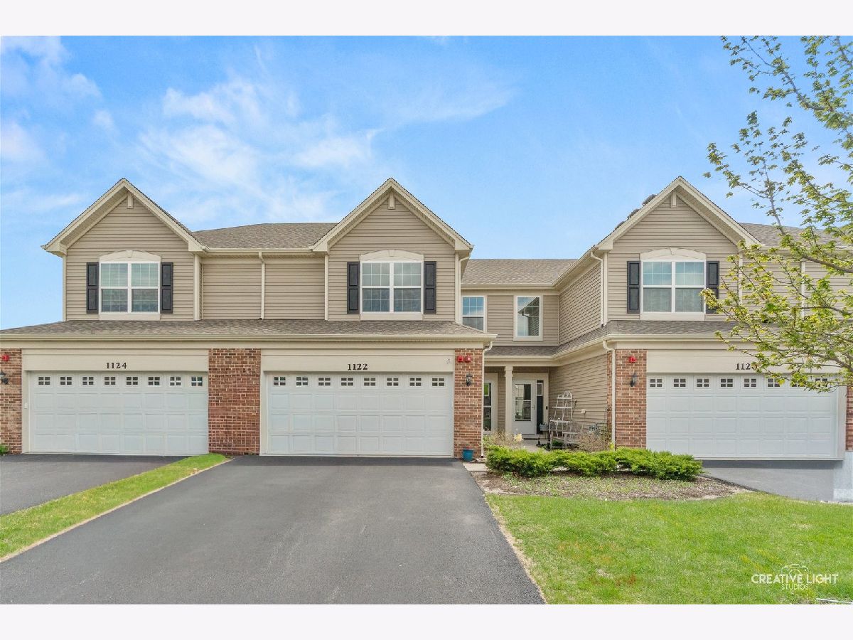  For Sale Yorkville Illinois, 1122 Goldfinch Avenue